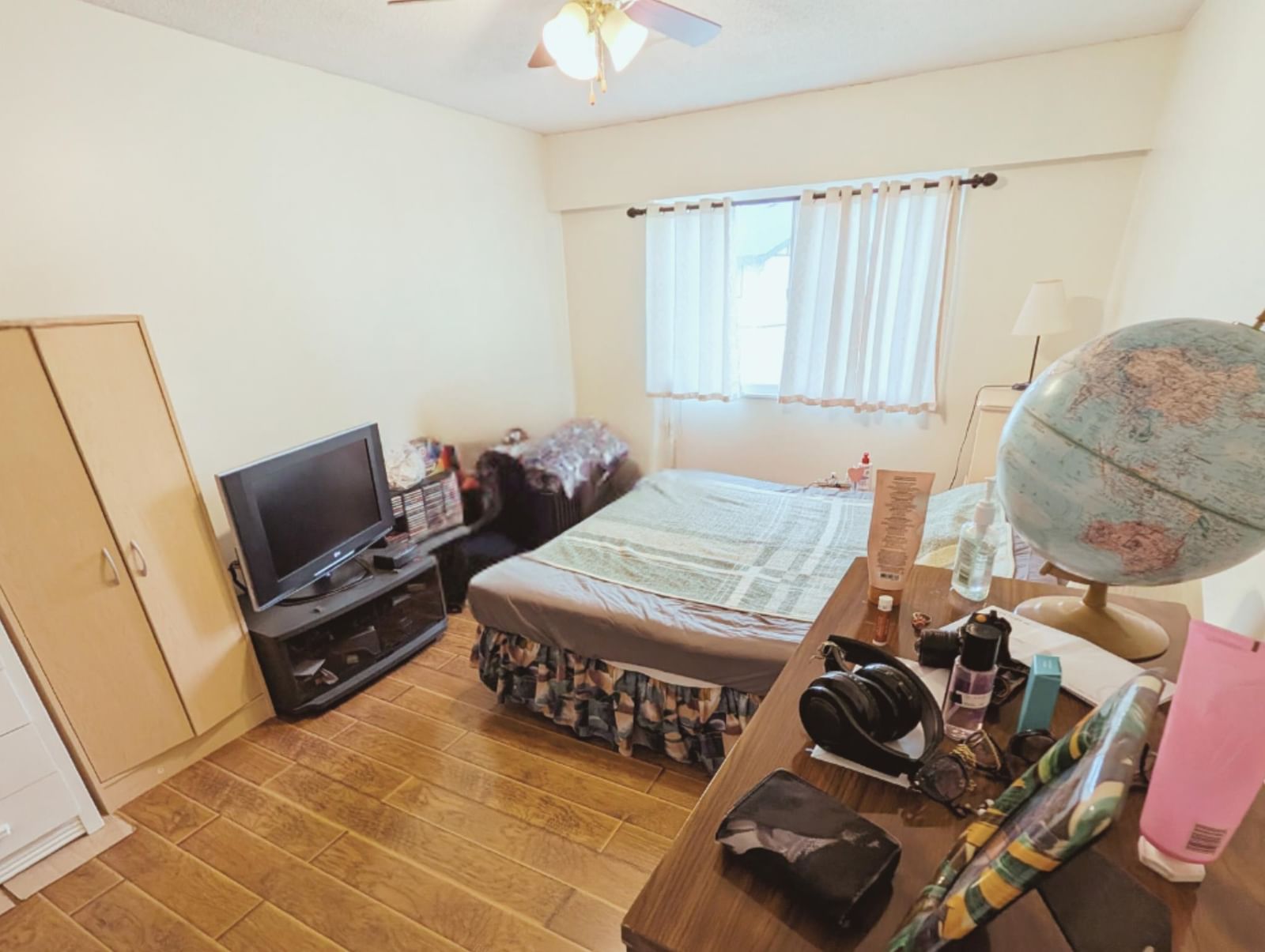 Listing Image 11