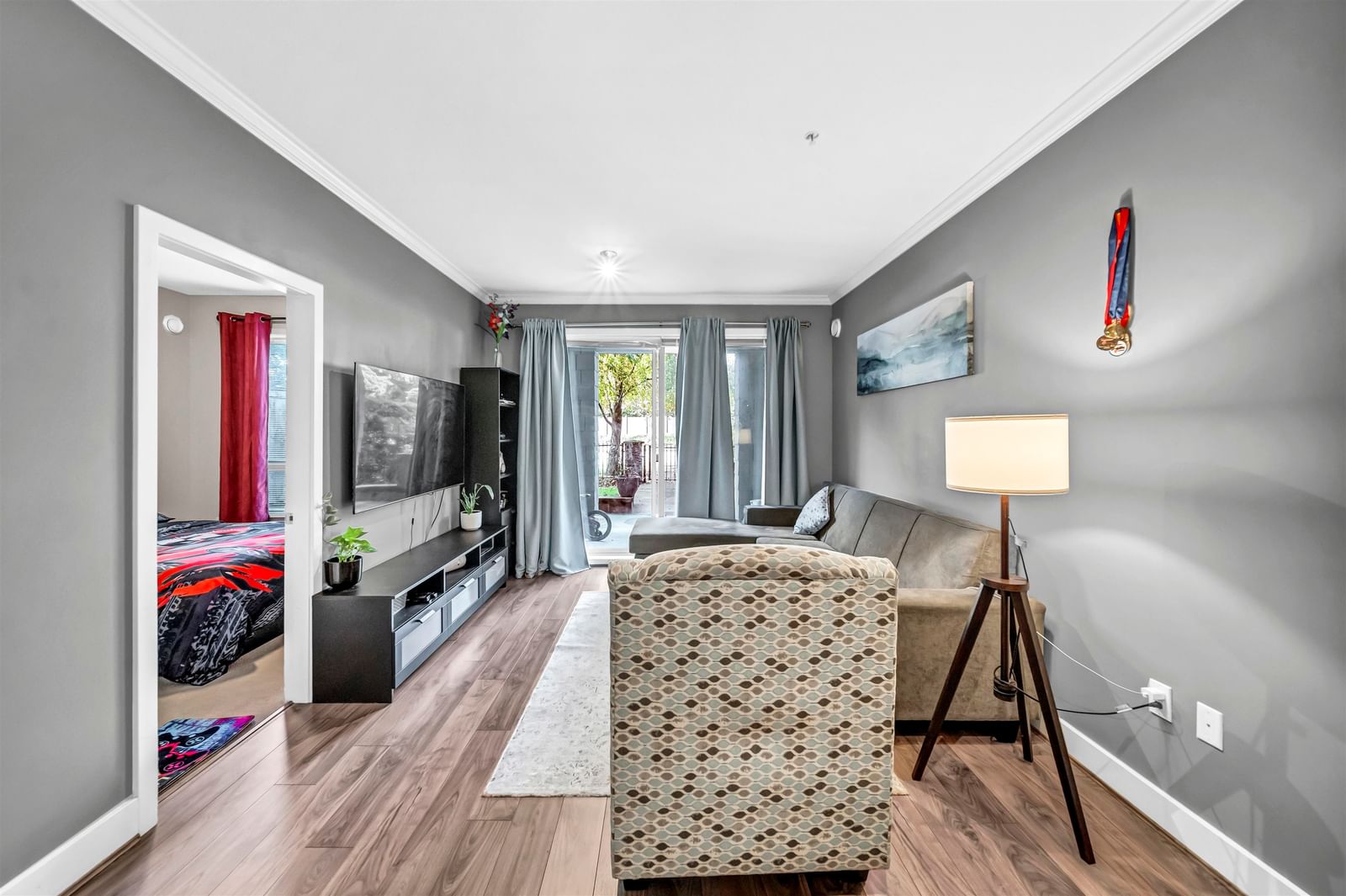 Listing Image 10