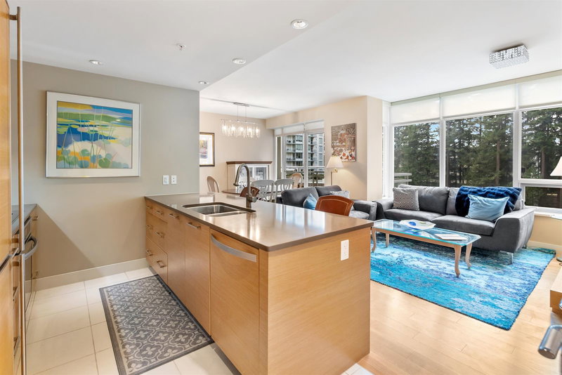 303 - 1473 Johnston Road, White Rock, V4B 3Z4 | Image 3