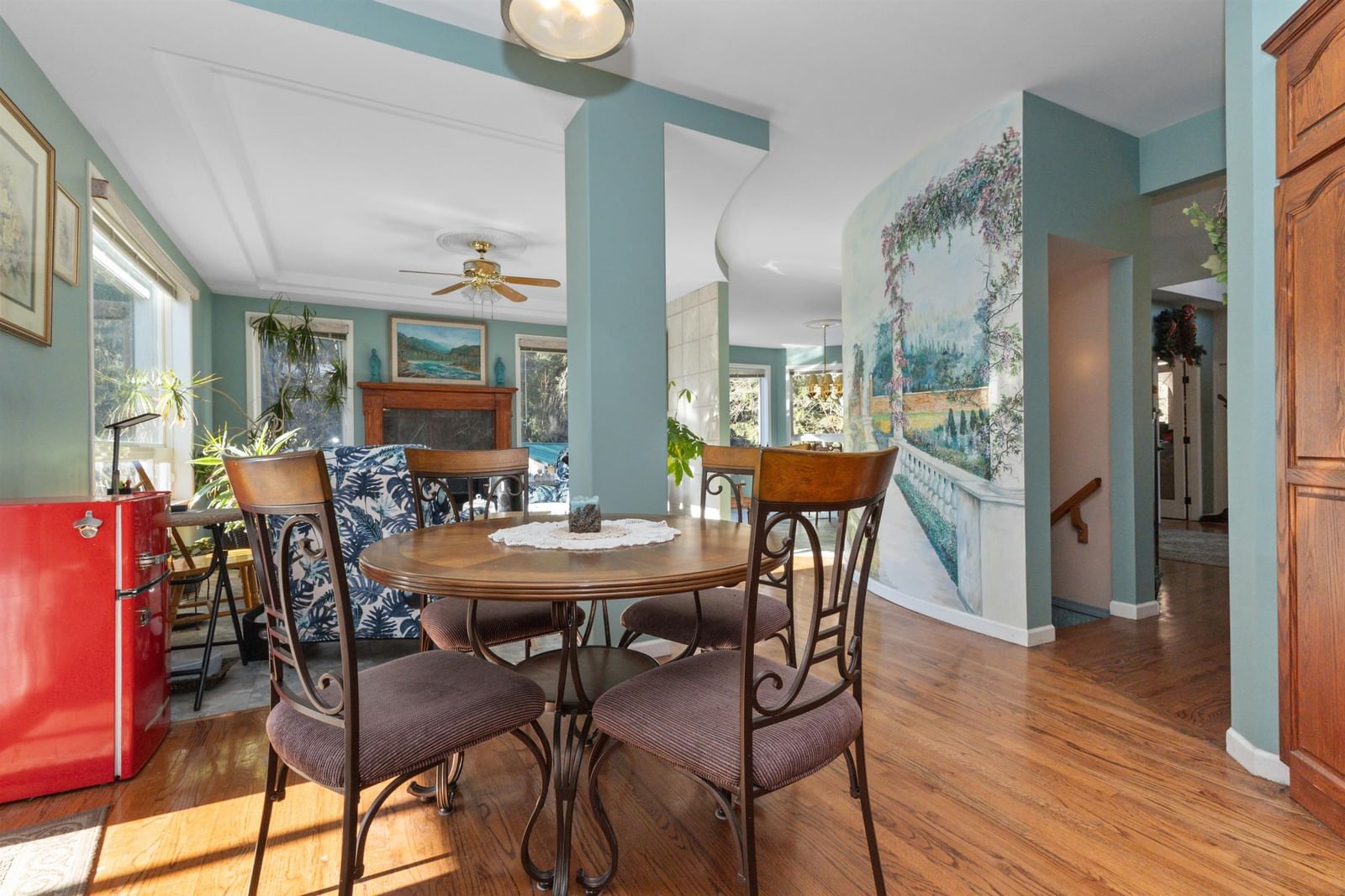 Listing Image 10