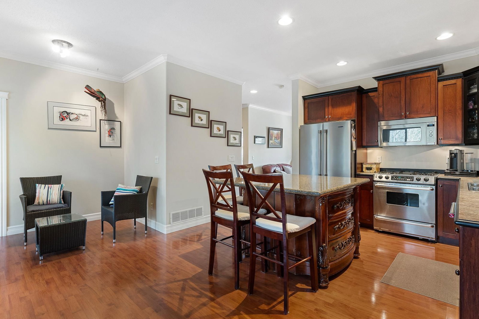 Listing Image 12