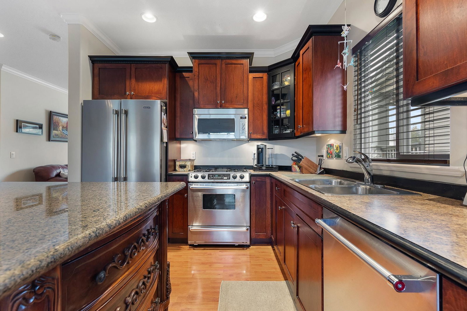 Listing Image 9