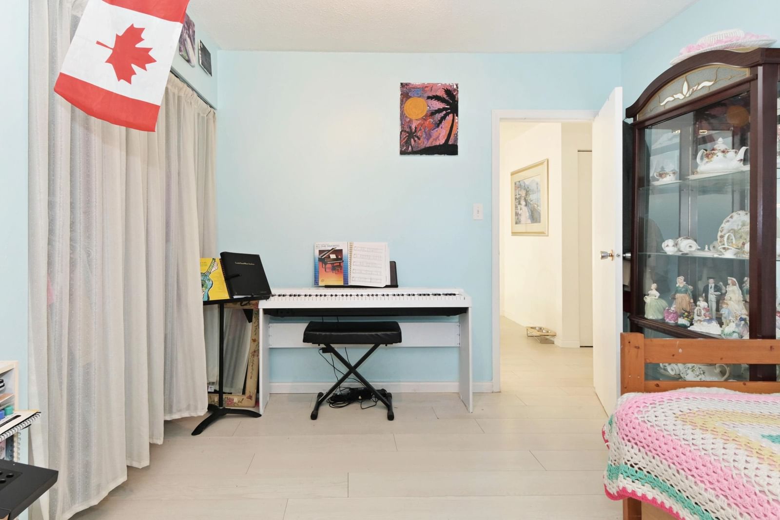 Listing Image 15