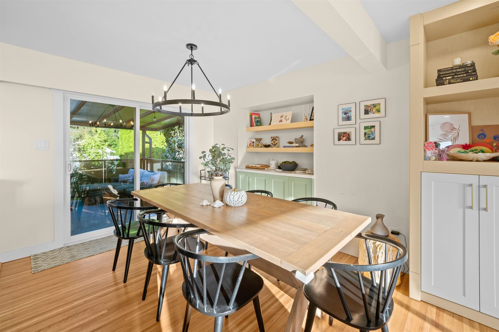 Listing Image 12