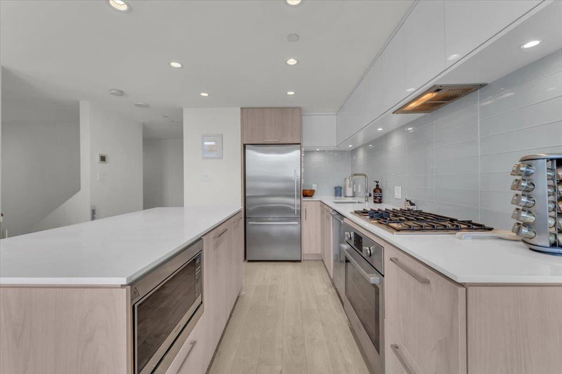 405 - 680 Seylynn Crescent, North Vancouver, V7J 2L6 | Image 3