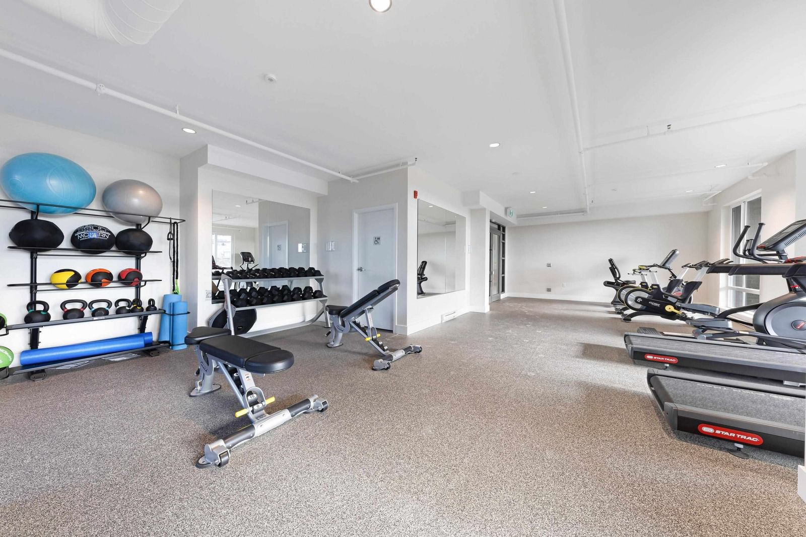 Listing Image 16