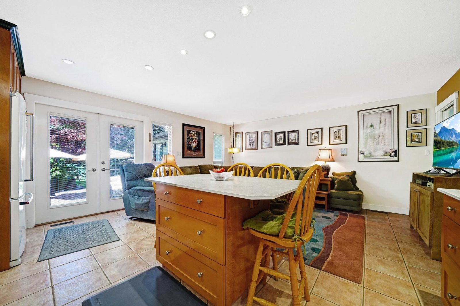 Listing Image 12