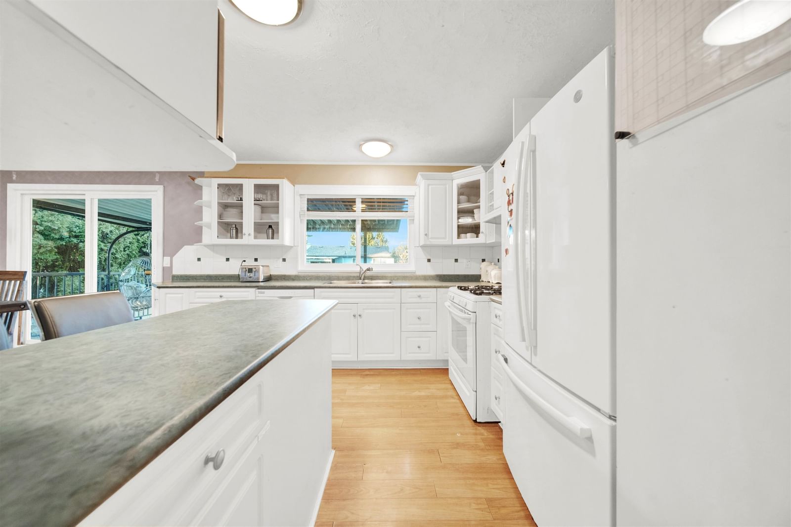 Listing Image 9