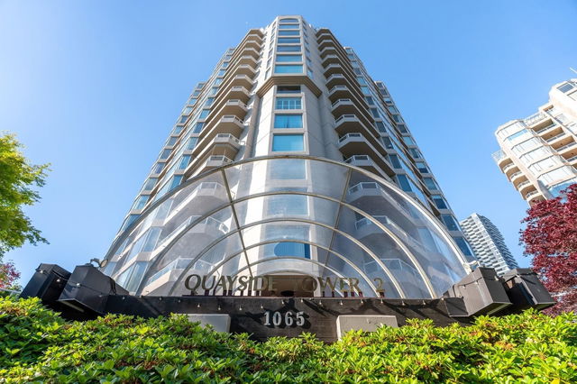 1605 - 1065 Quayside Drive