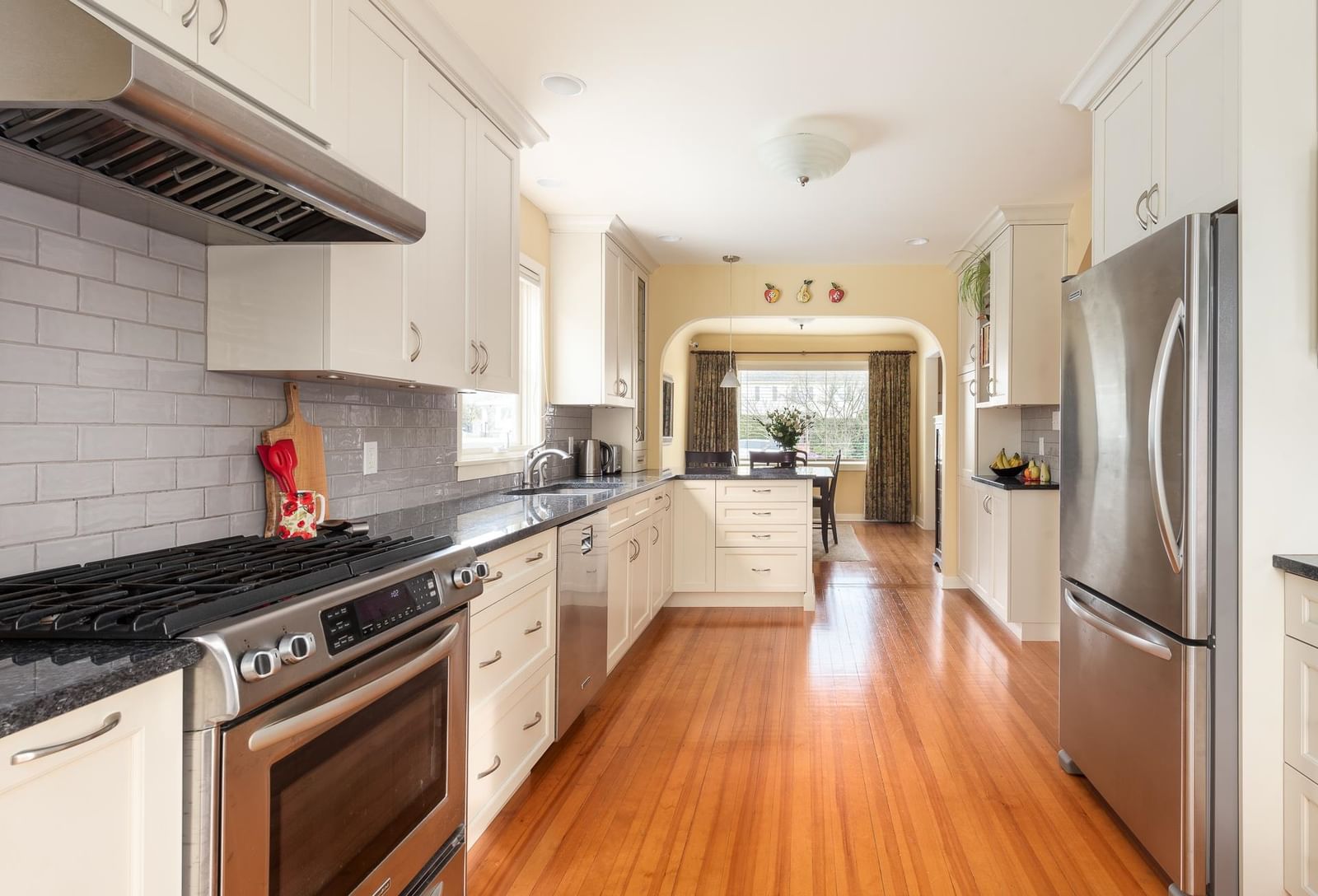 Listing Image 11