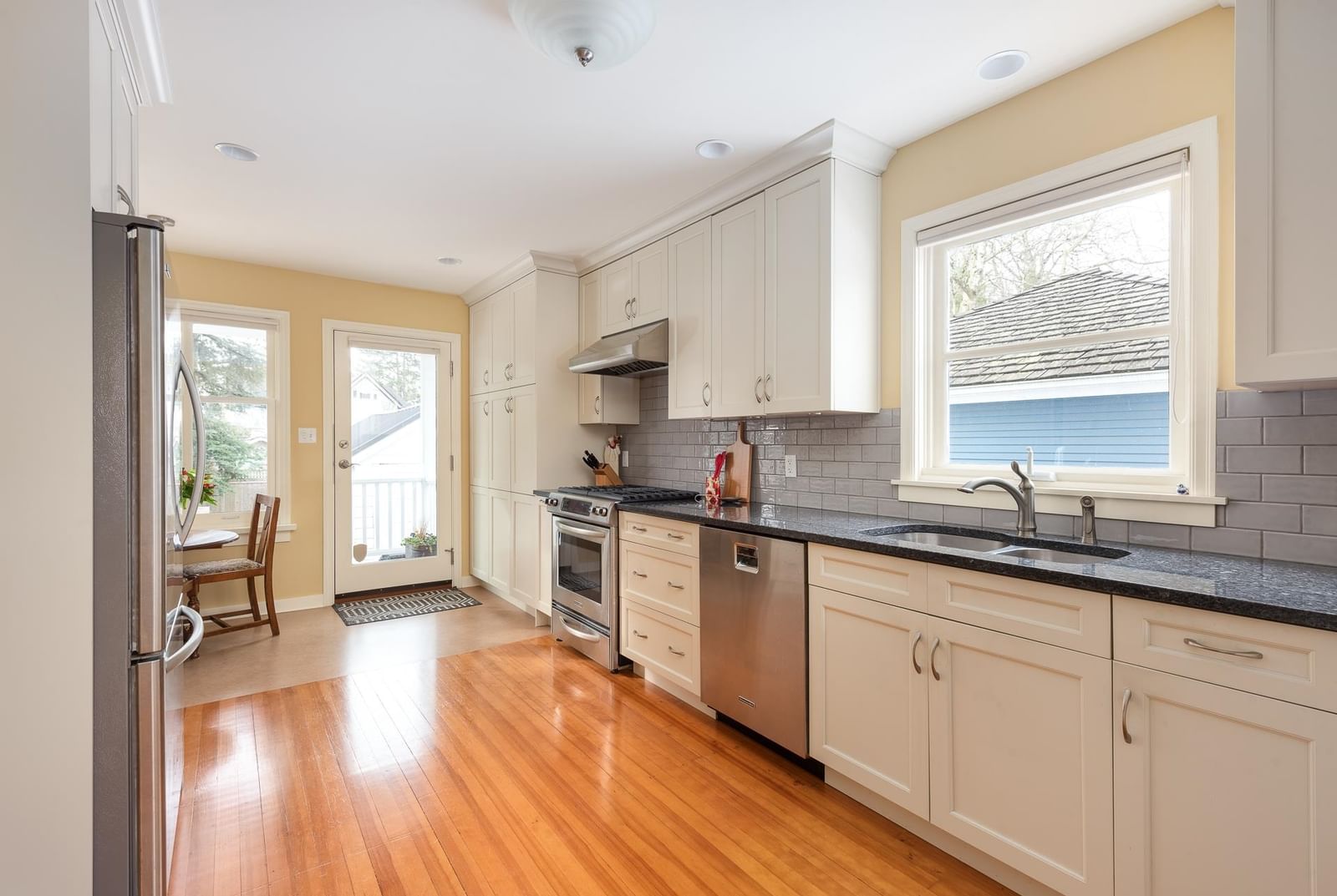 Listing Image 13
