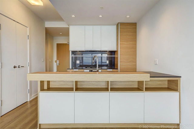 3302 - 4688 Kingsway