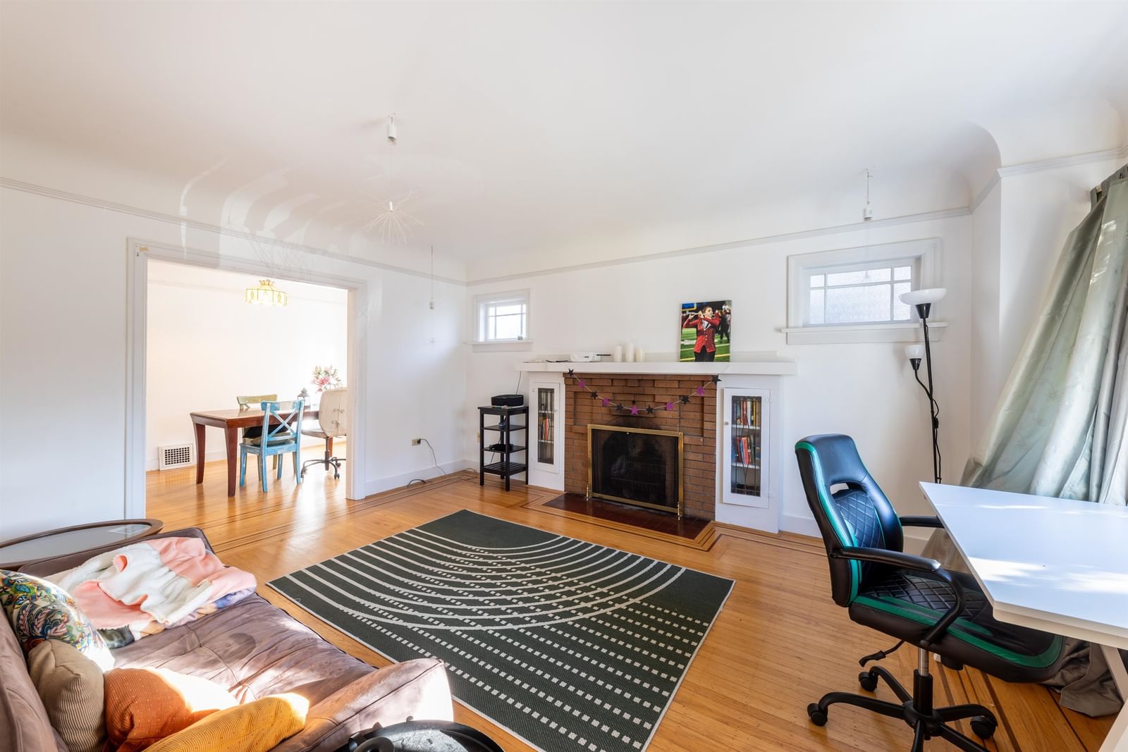 Listing Image 5