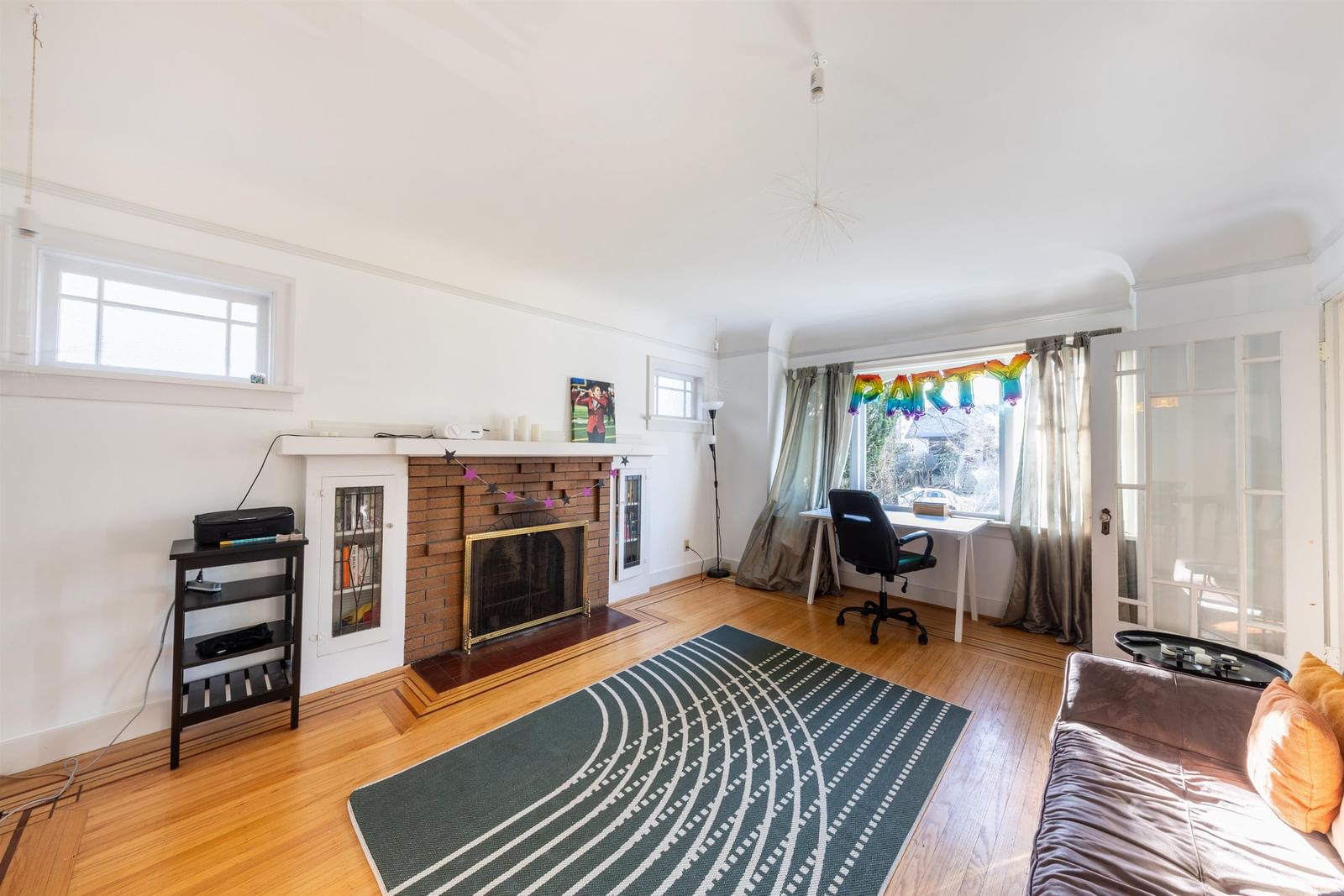 Listing Image 8