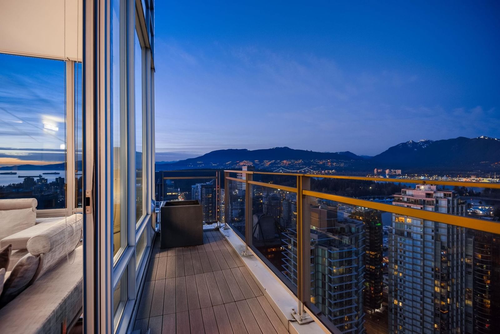 Listing Image 10