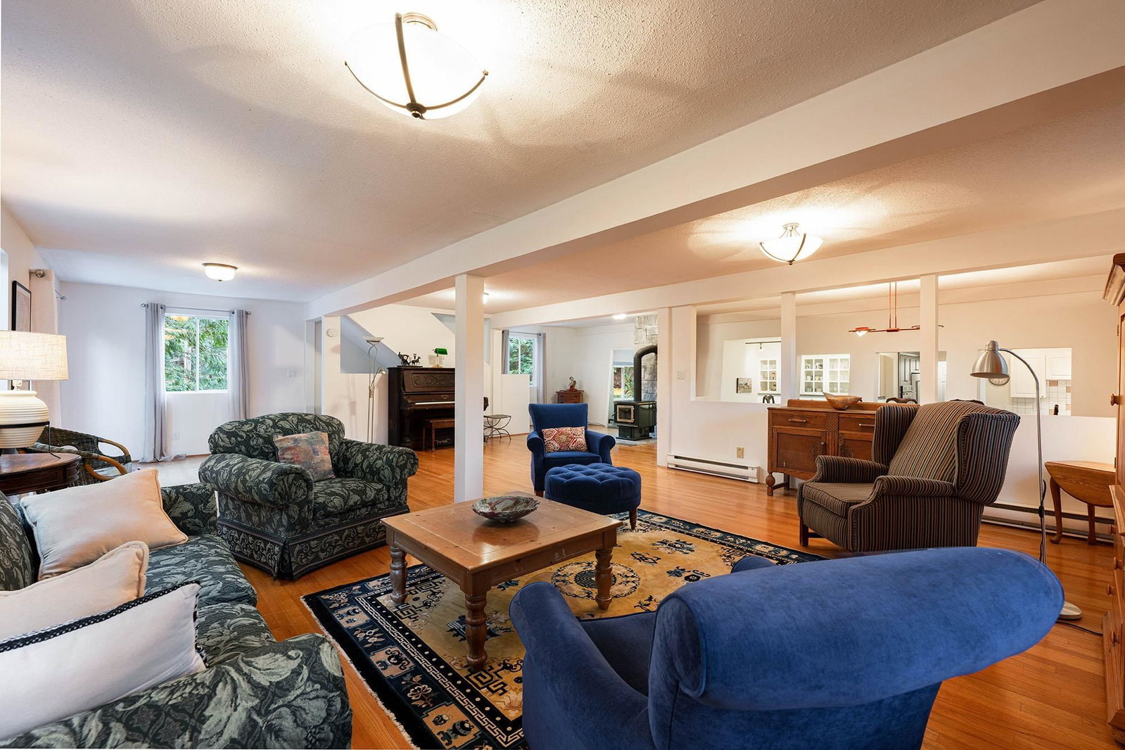 Listing Image 6