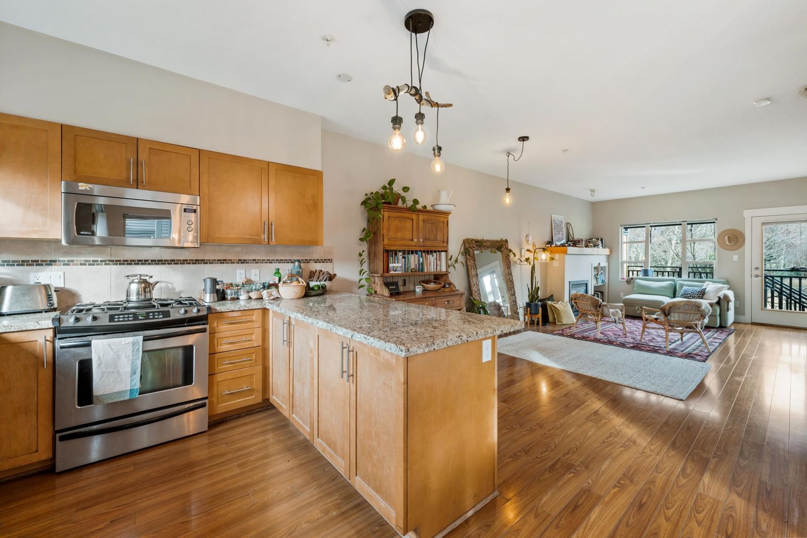 Listing Image 12
