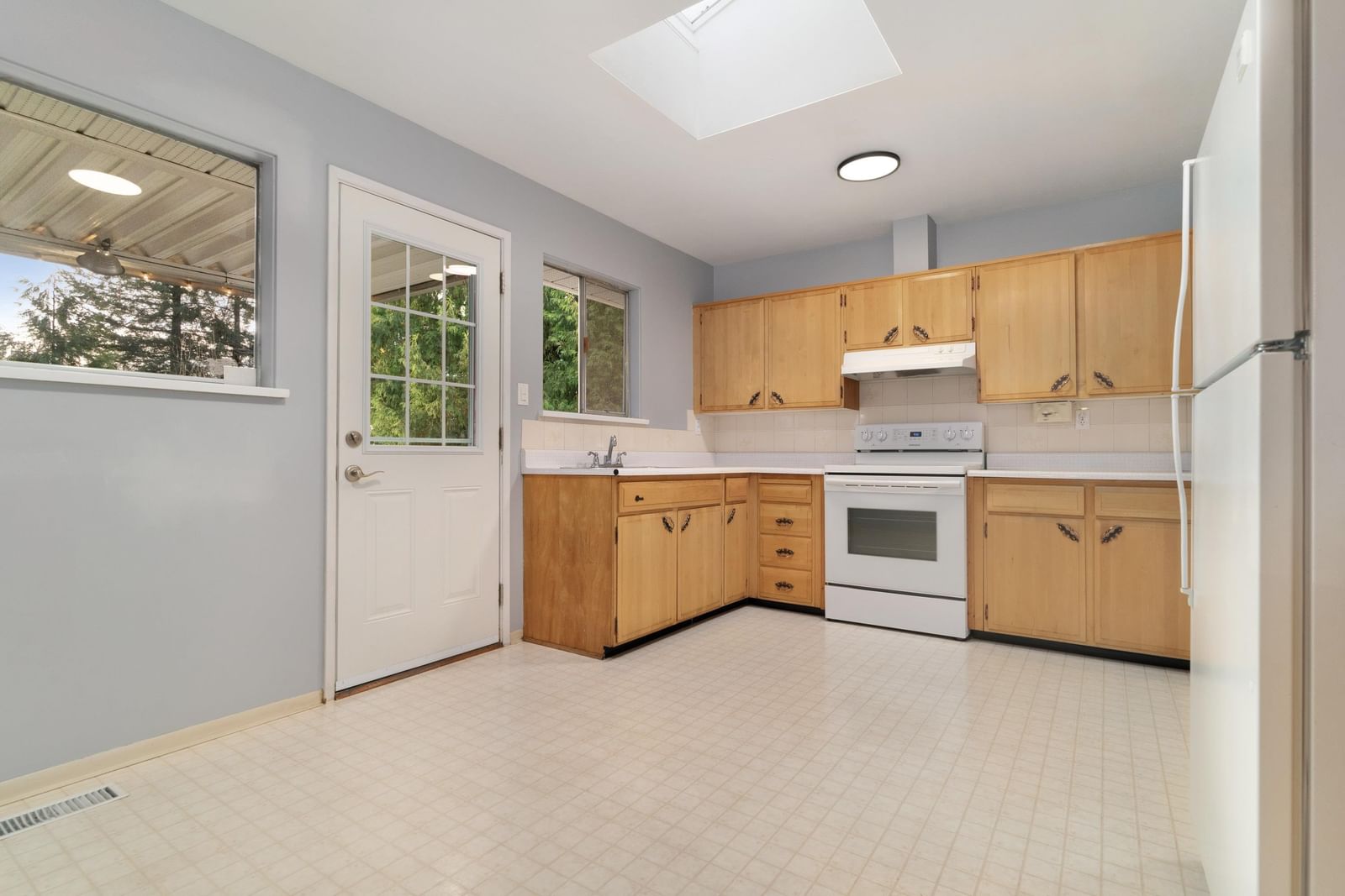 Listing Image 17