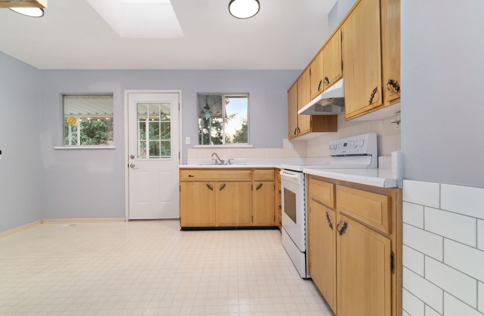 Listing Image 18