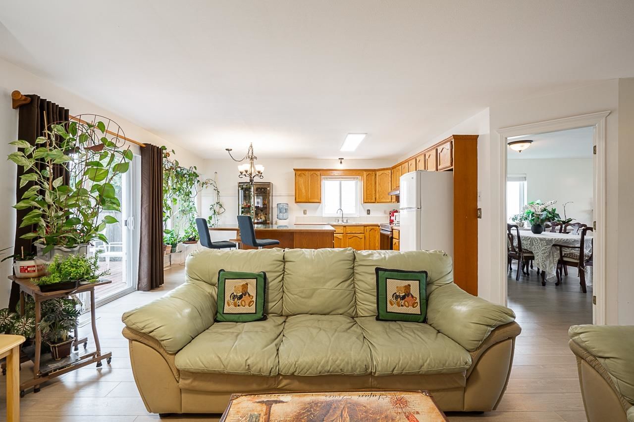 Listing Image 14