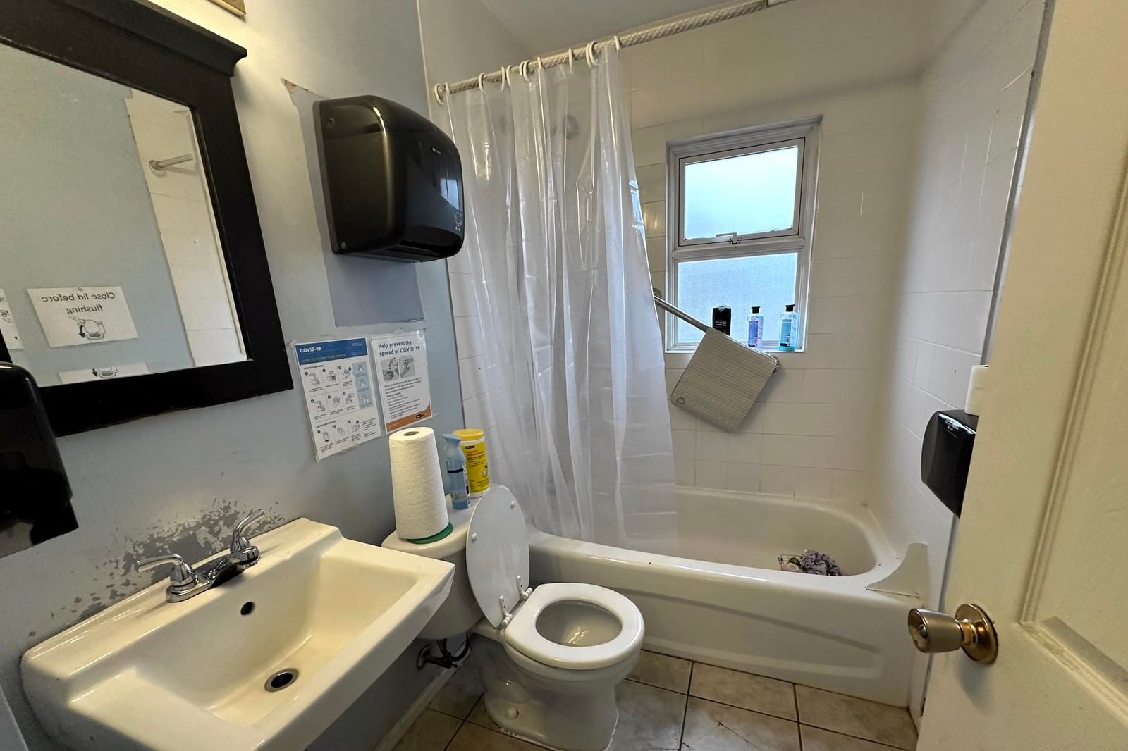 Listing Image 9