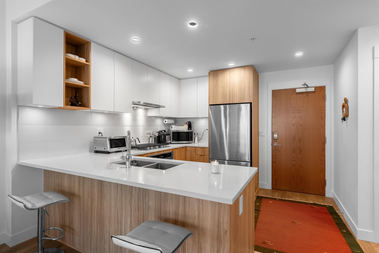 Listing Image 5