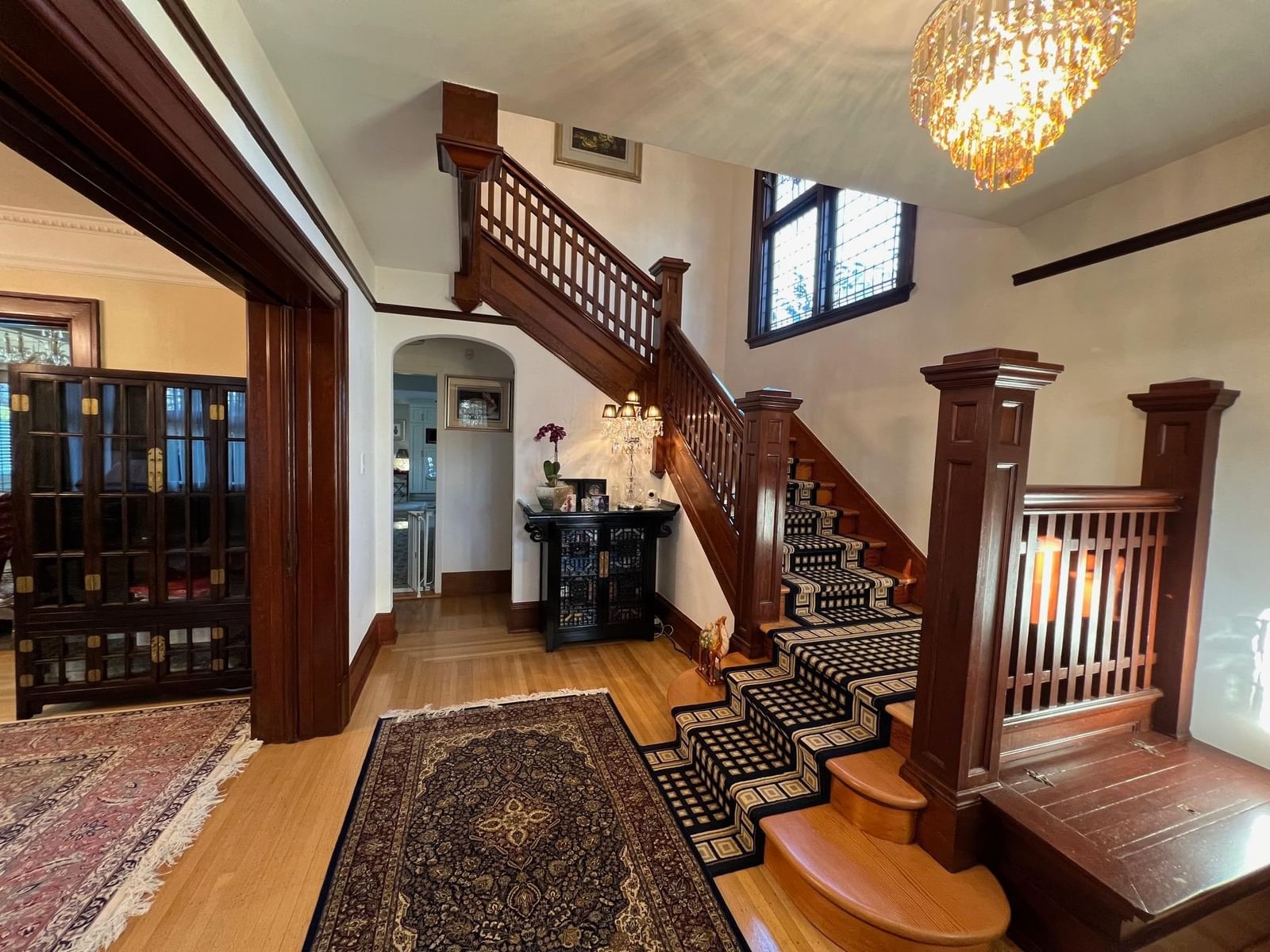 Listing Image 4