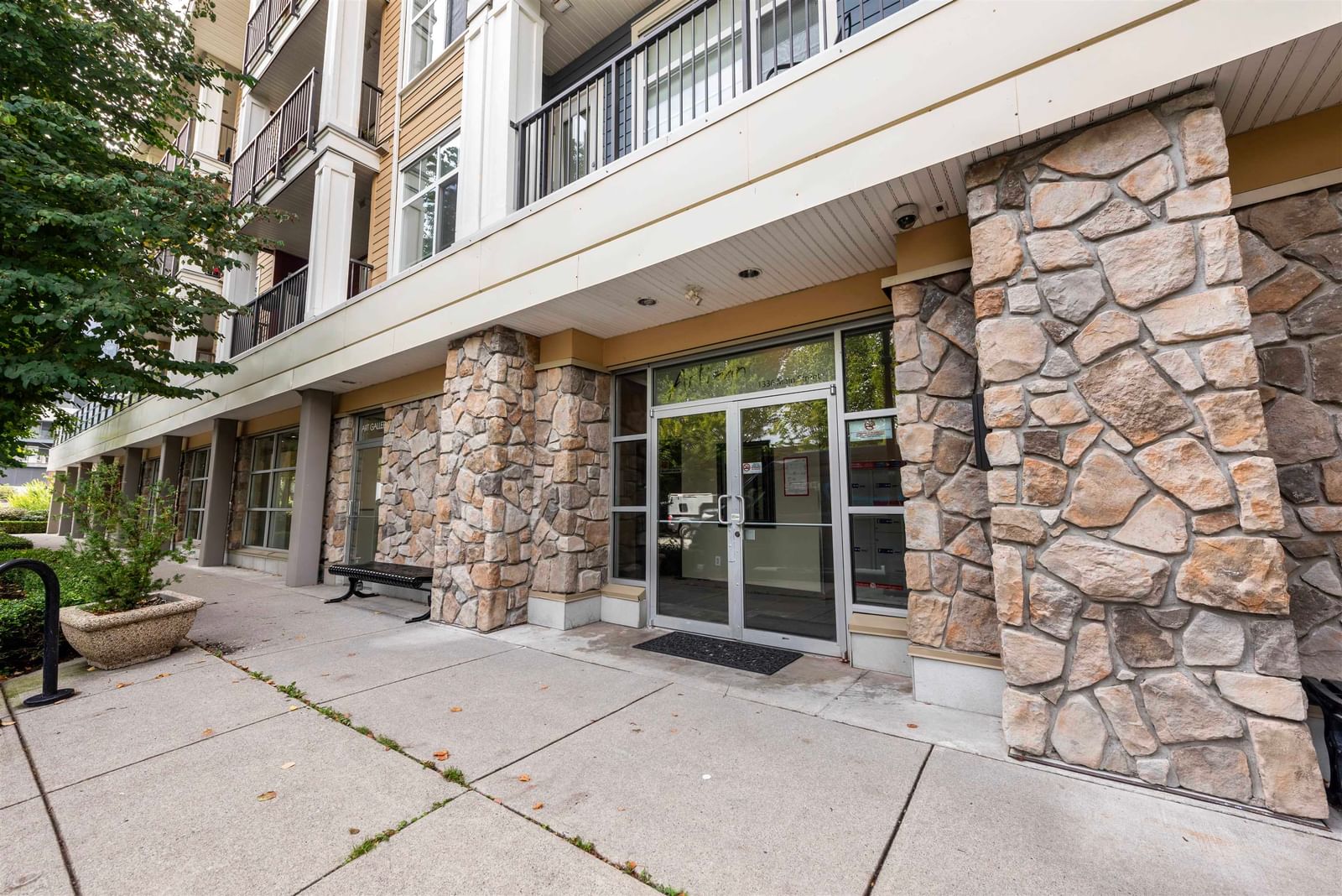 Listing Image 19
