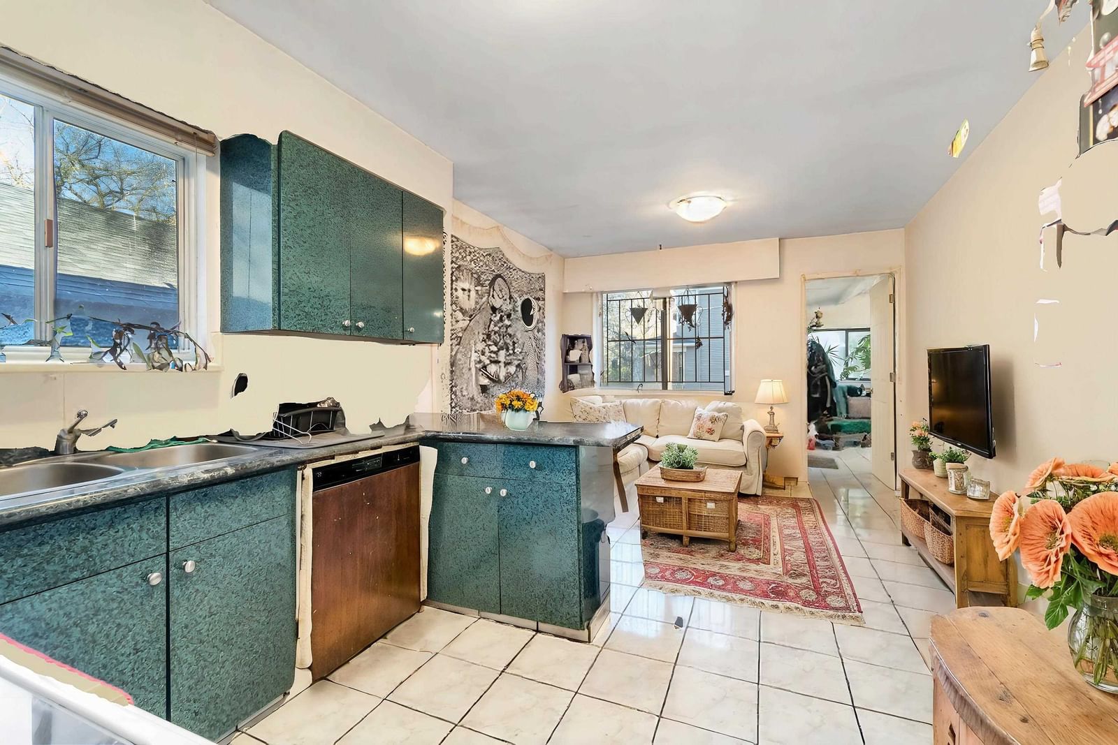 Listing Image 4