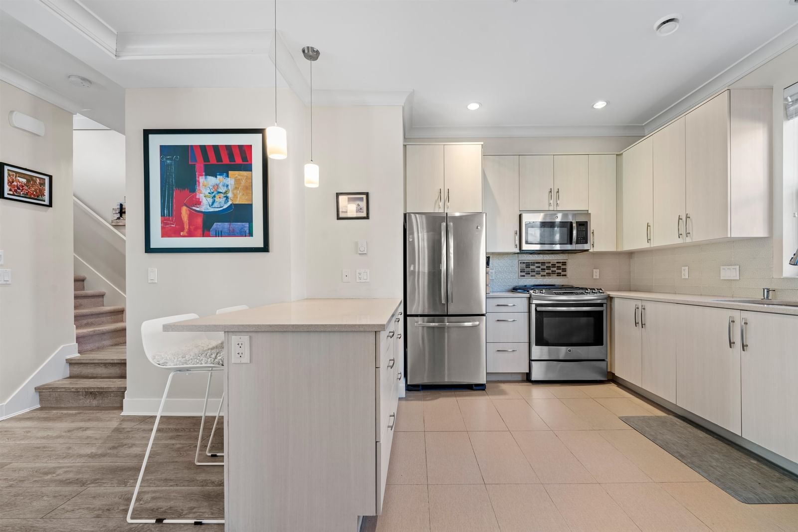 Listing Image 10