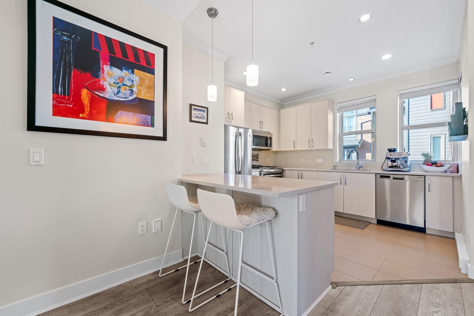 Listing Image 9