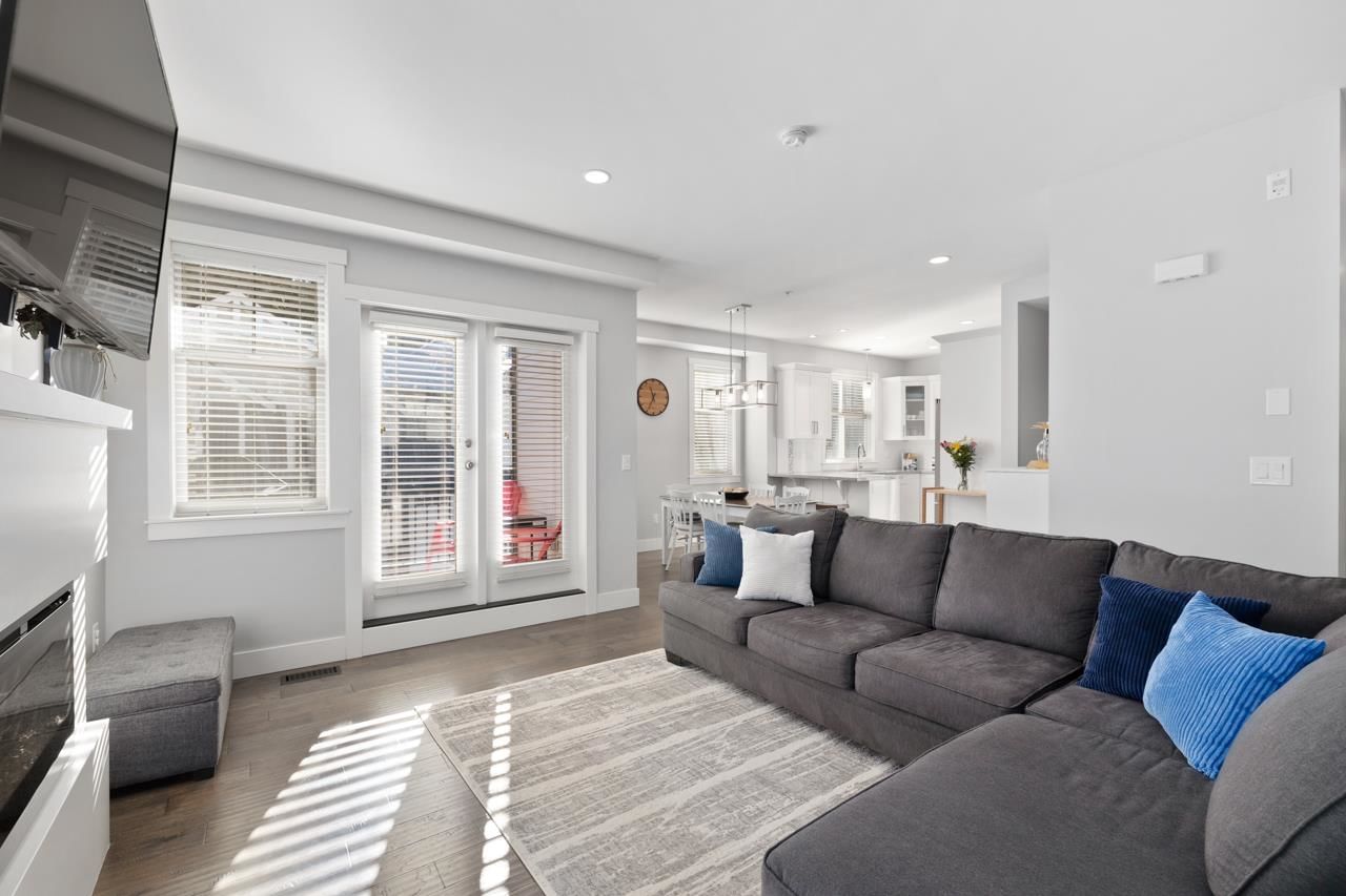 Listing Image 12