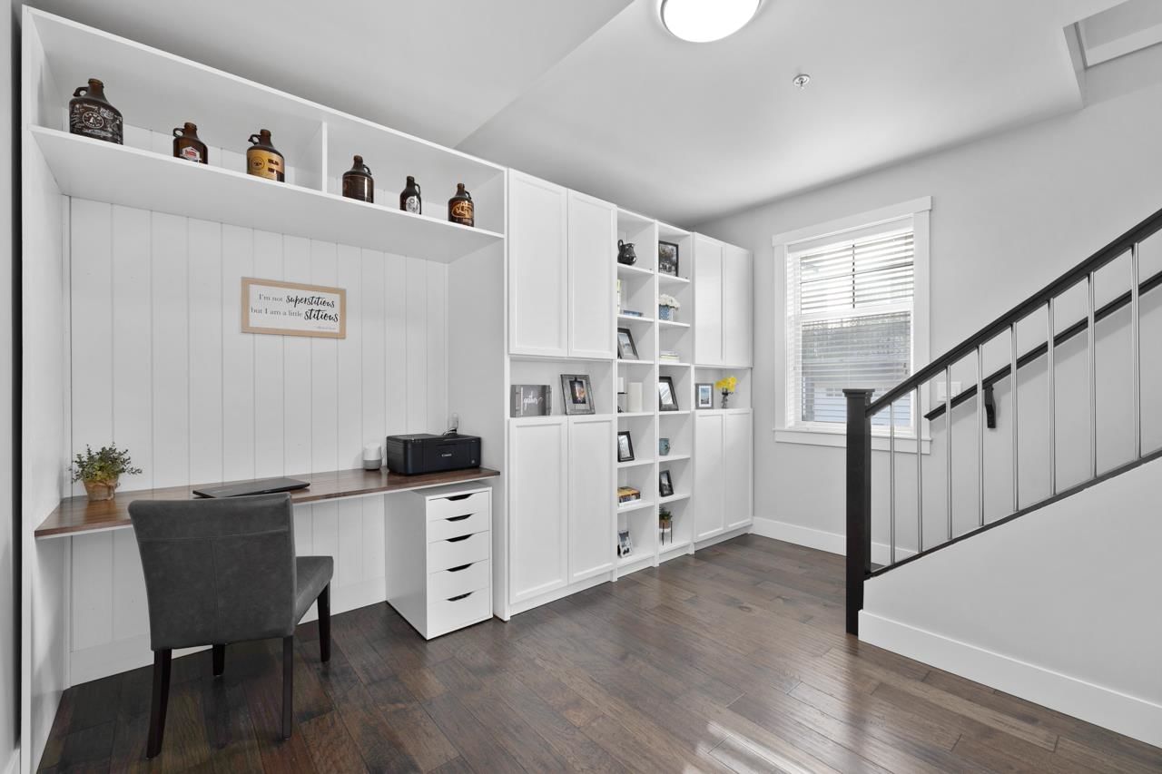 Listing Image 8
