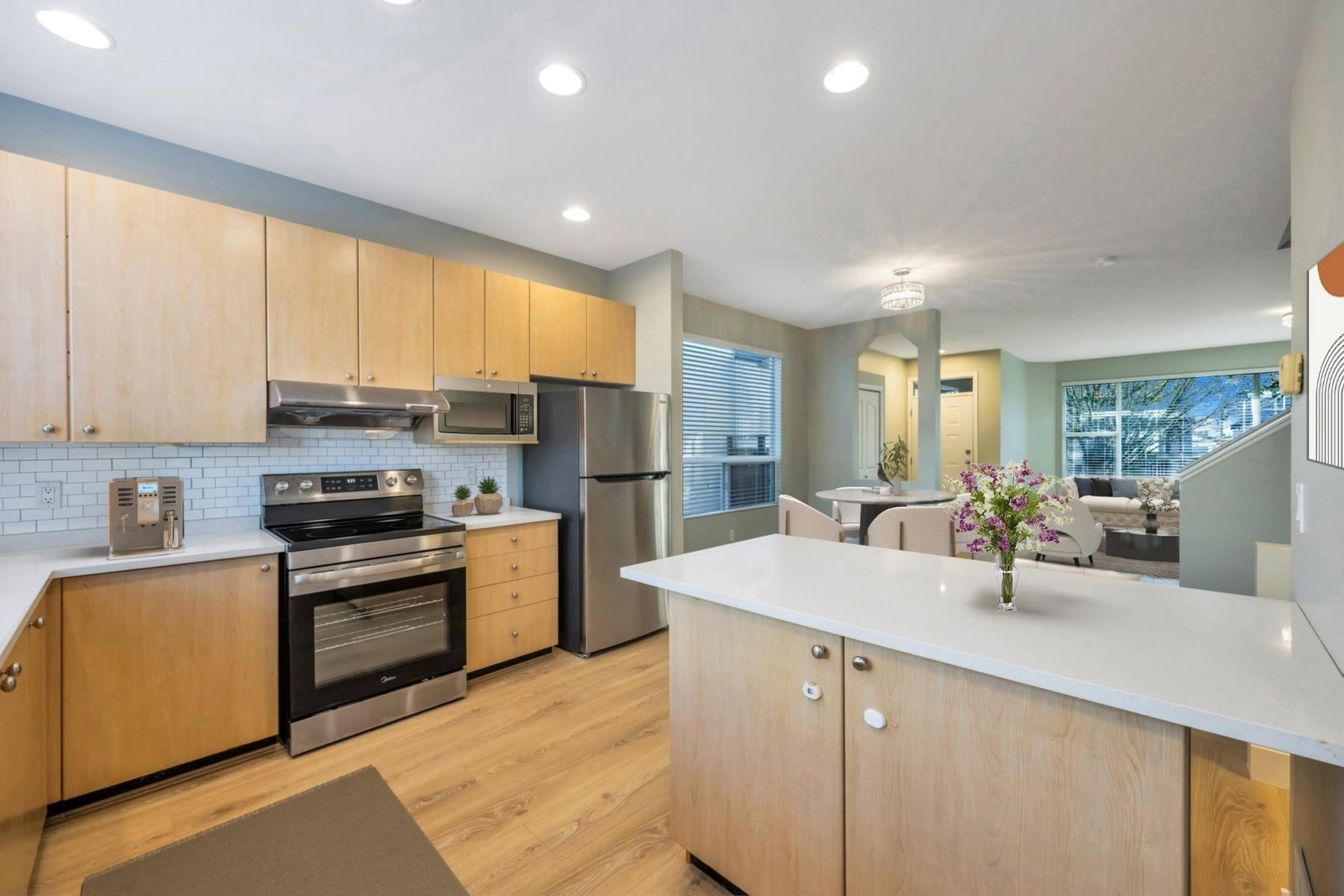 Listing Image 10