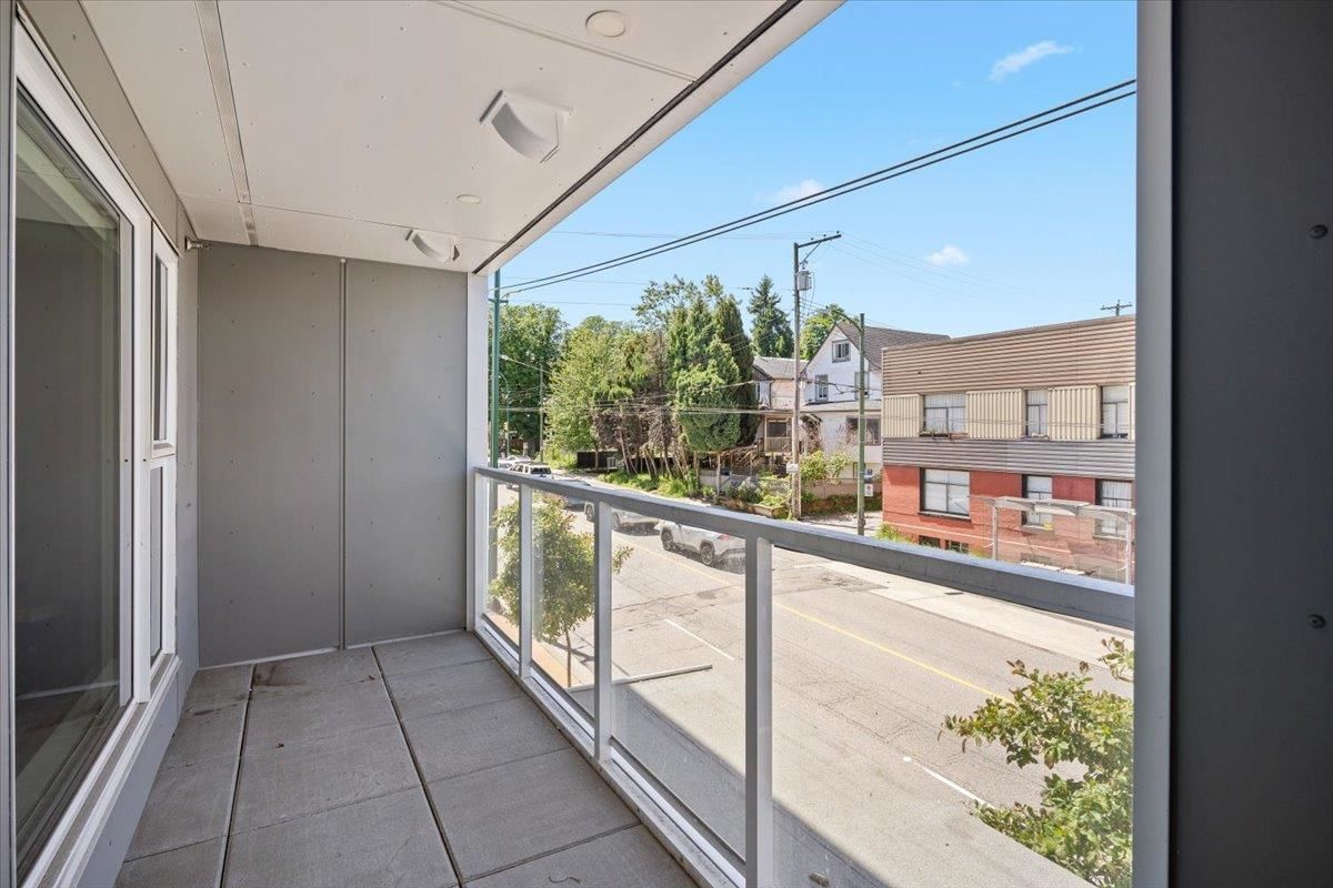 Listing Image 16