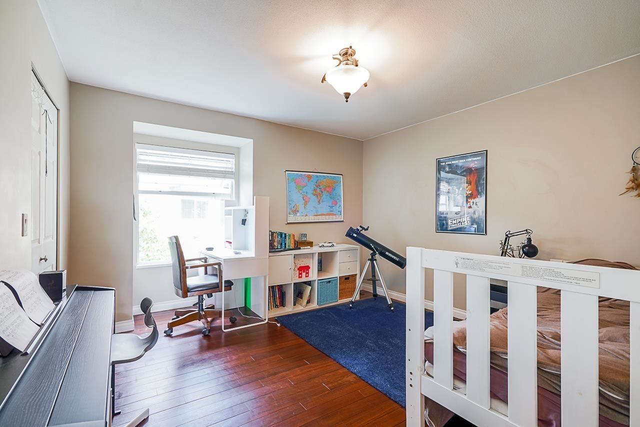 Listing Image 16
