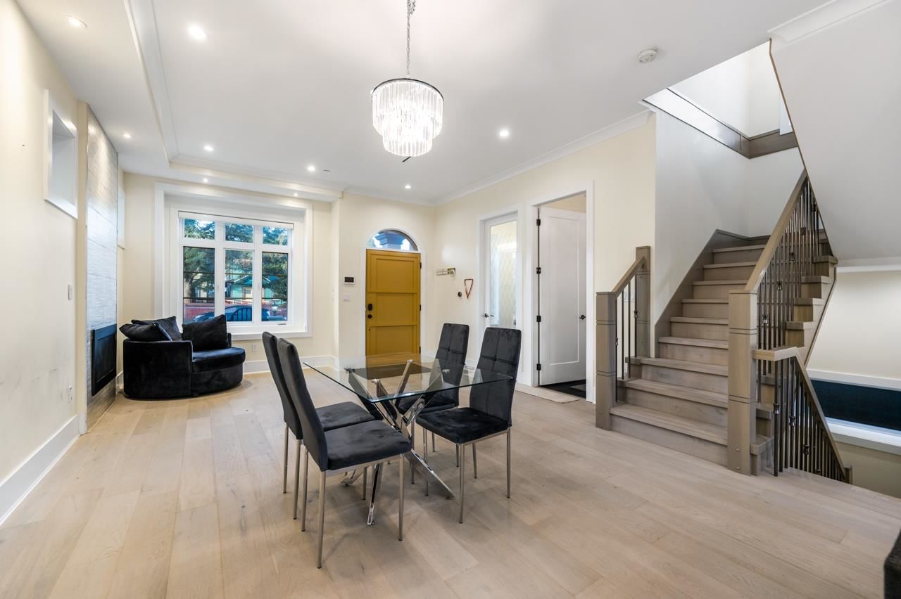 Listing Image 8