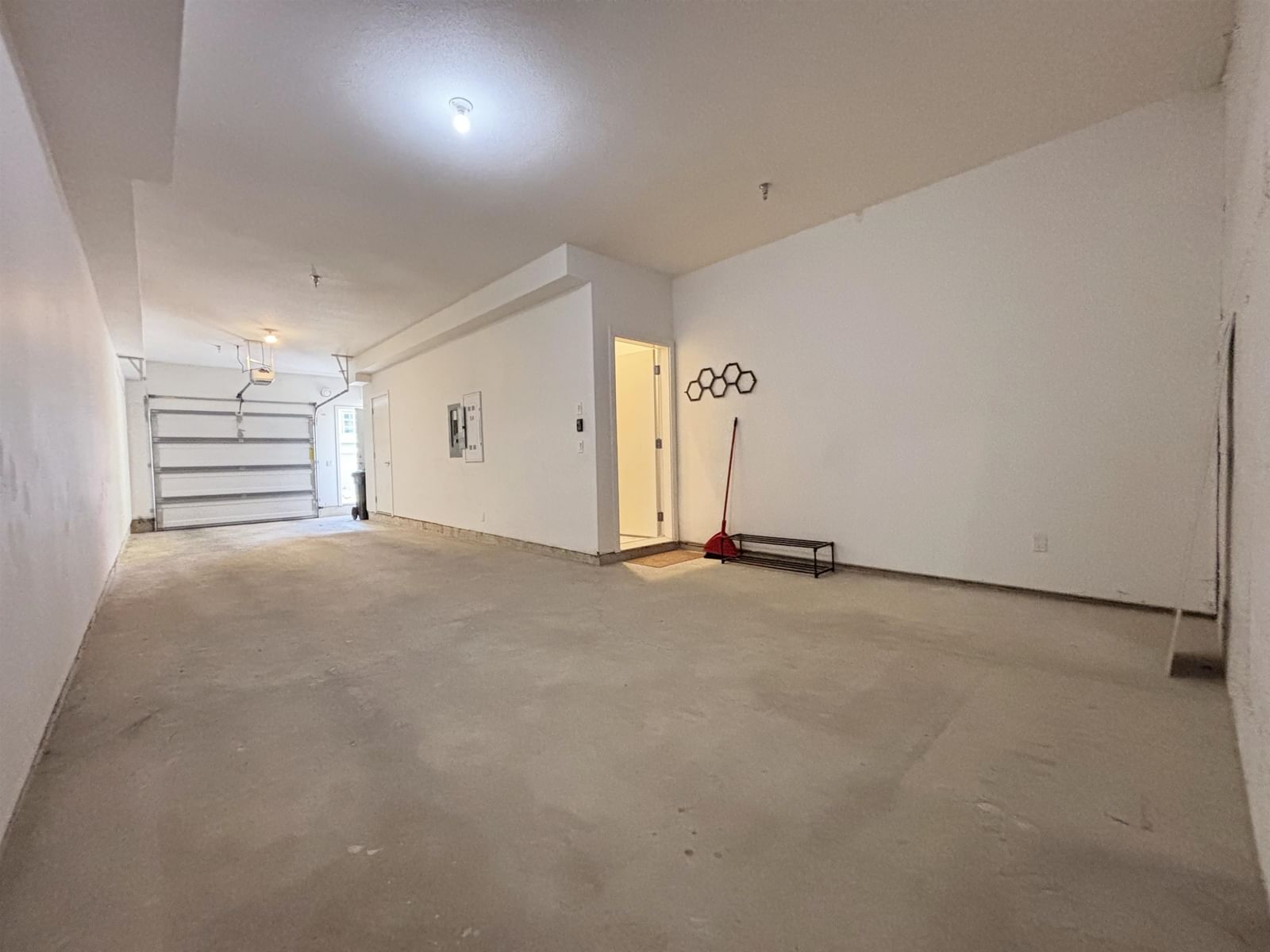 Listing Image 26