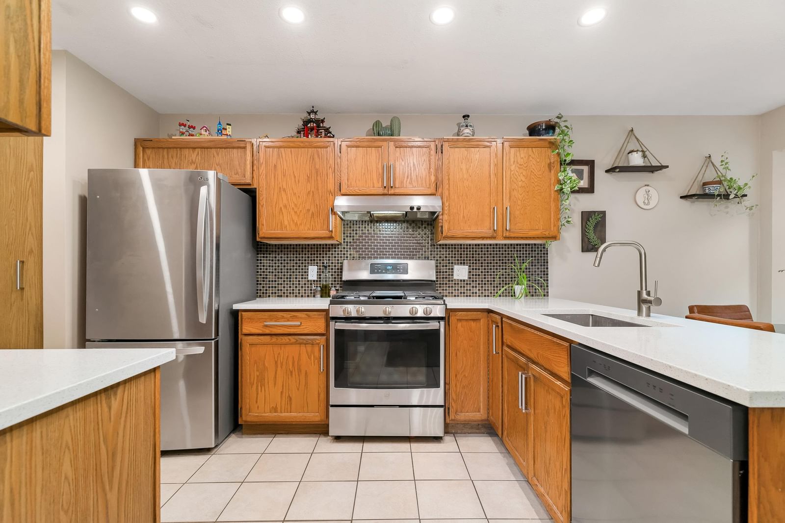 Listing Image 14