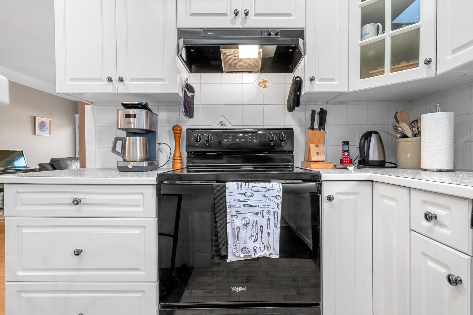 Listing Image 6