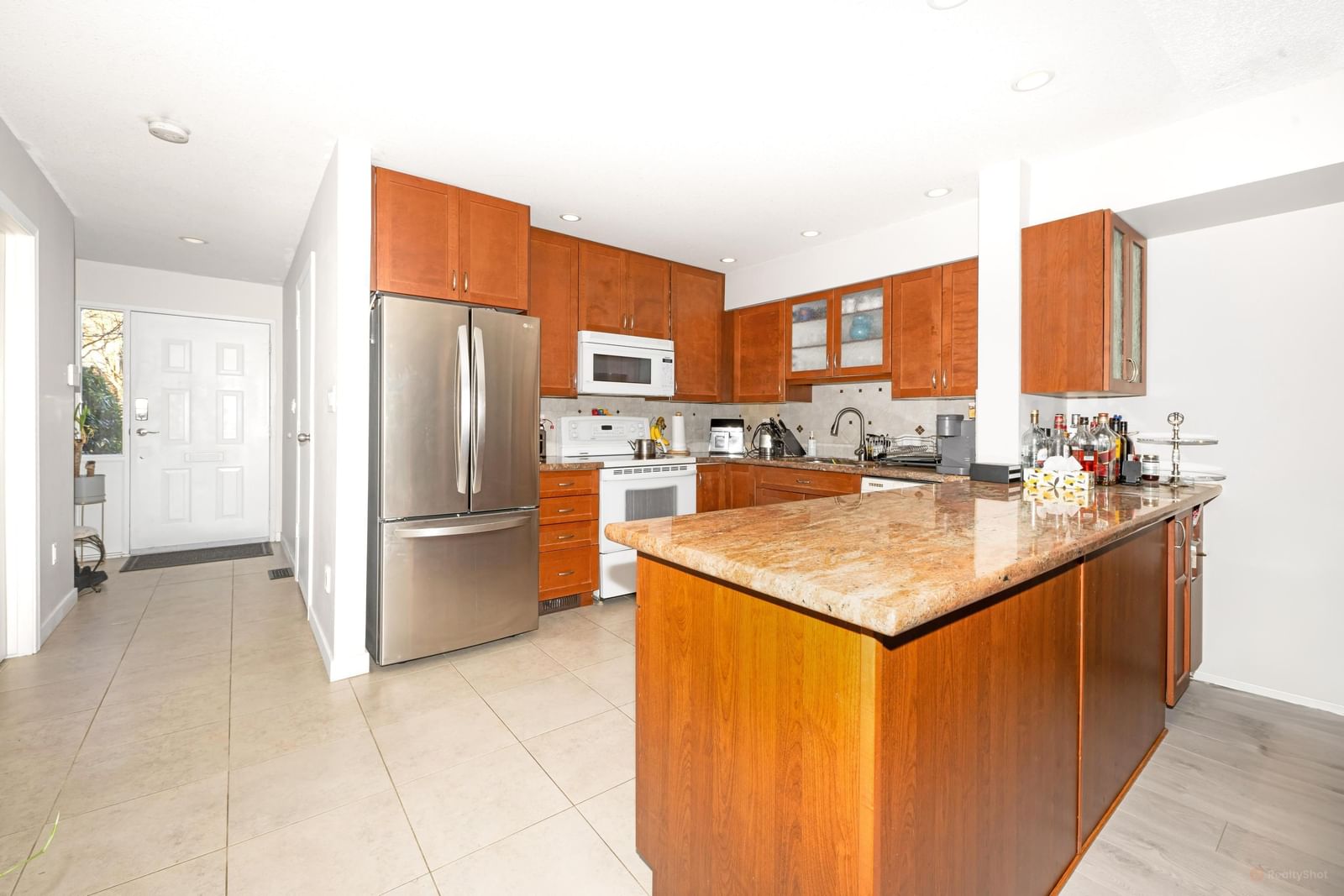 Listing Image 12