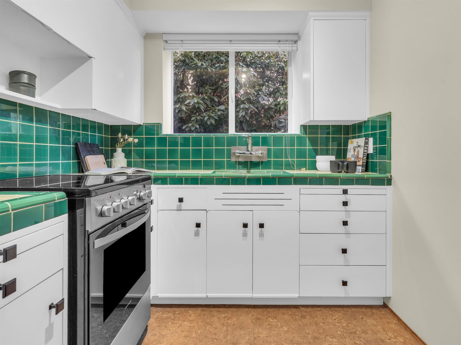 Listing Image 10