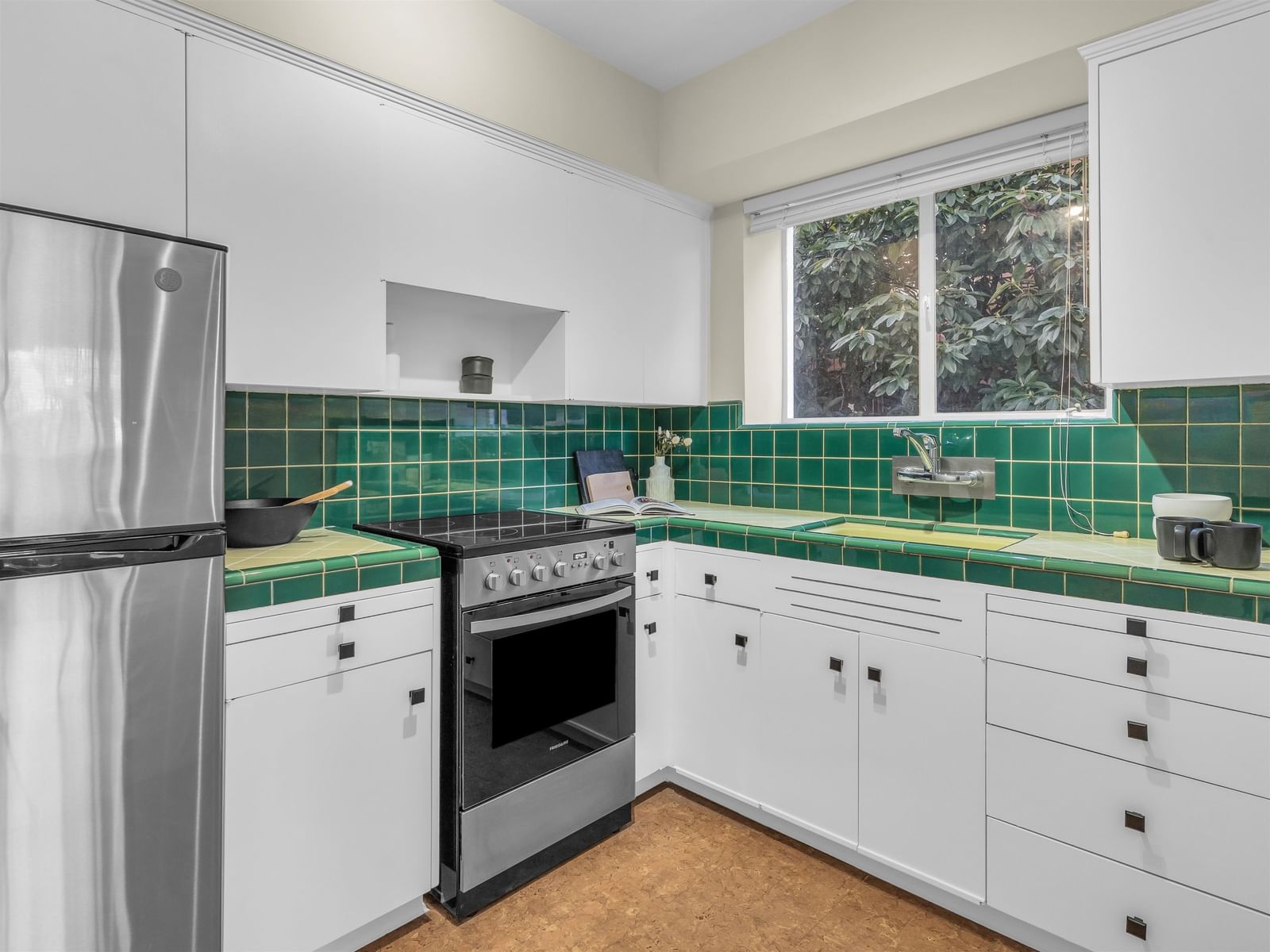 Listing Image 9