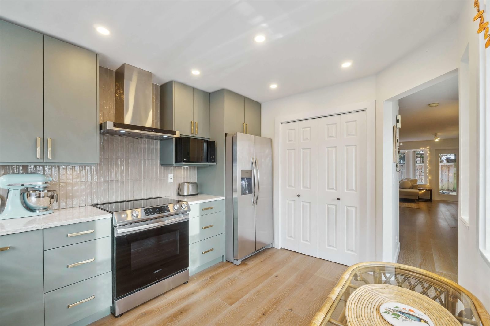 Listing Image 15