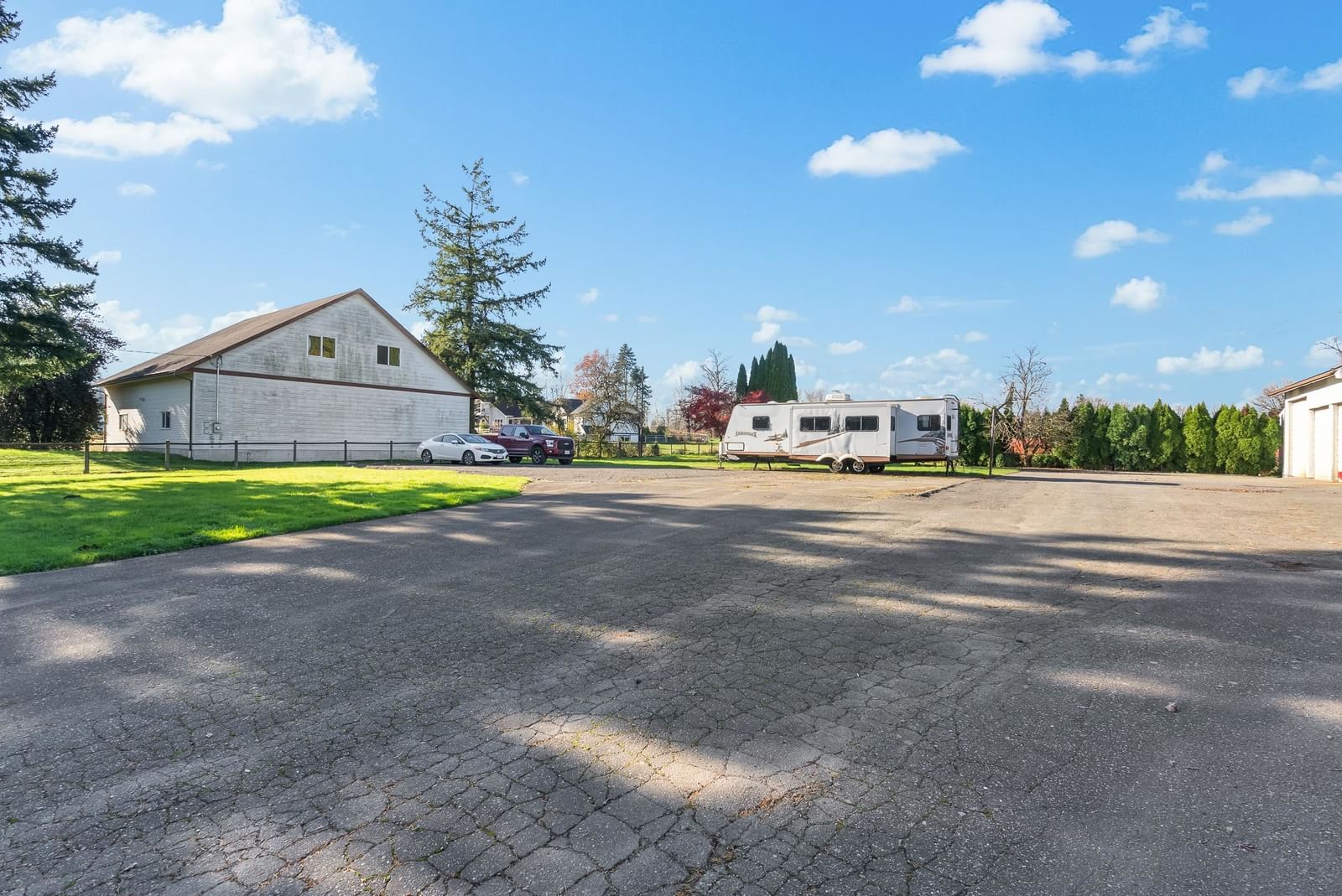Listing Image 14