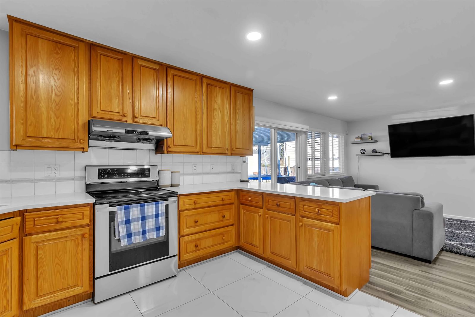 Listing Image 9