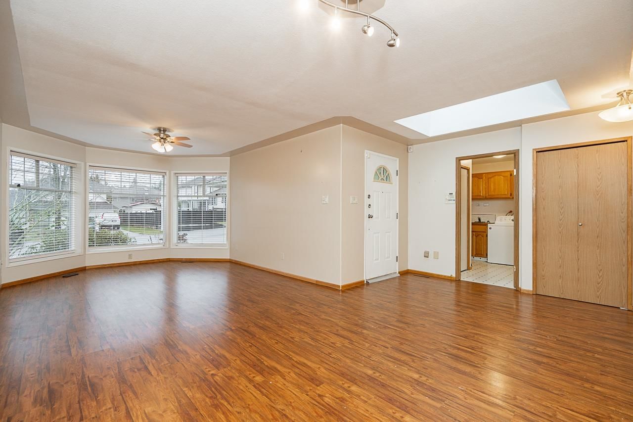 Listing Image 18