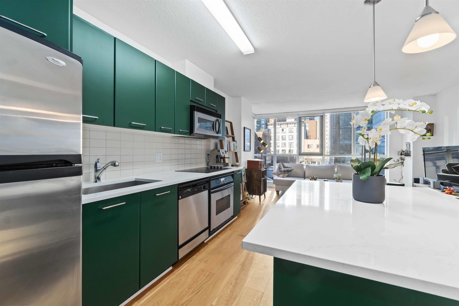 Listing Image 12