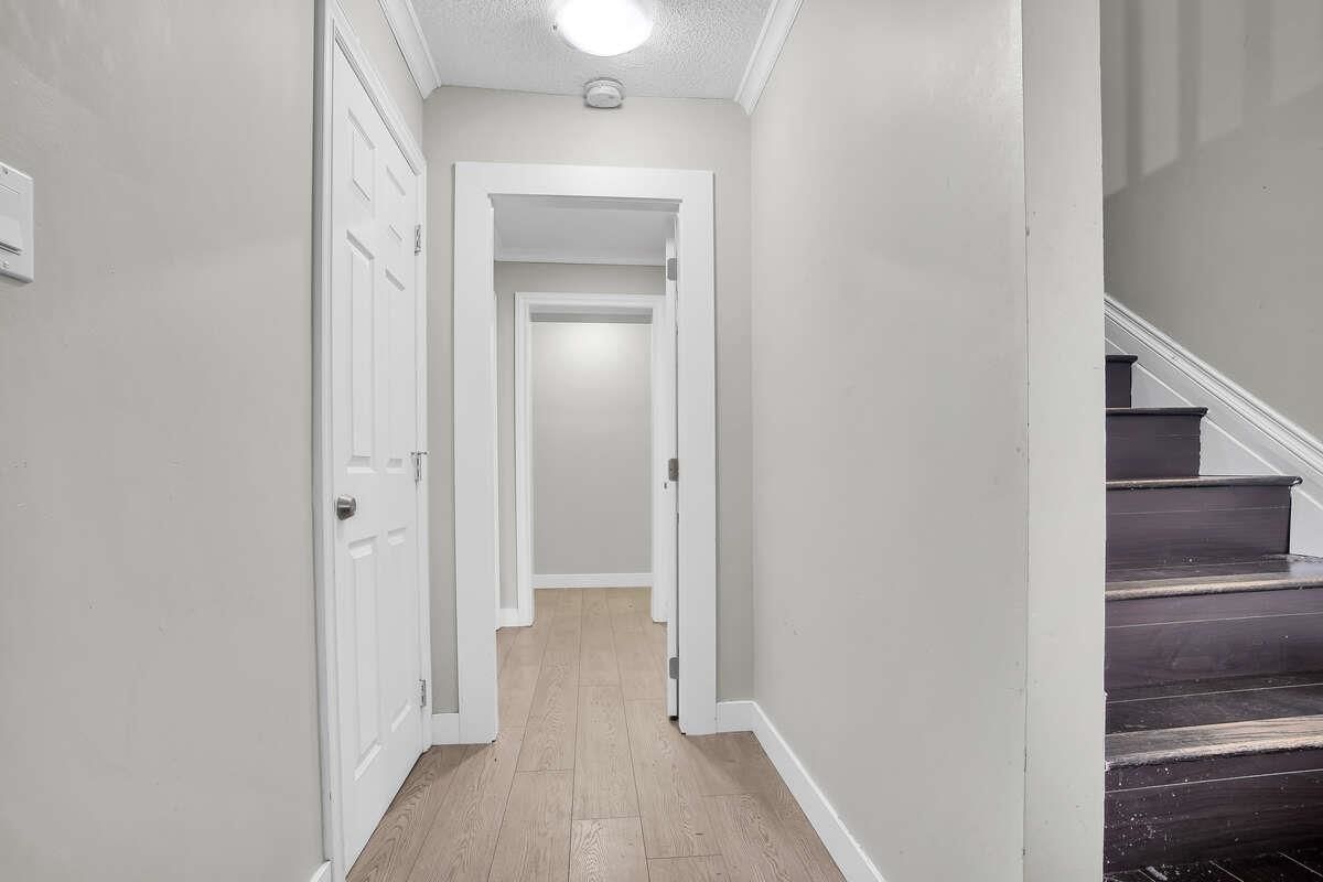 Listing Image 24