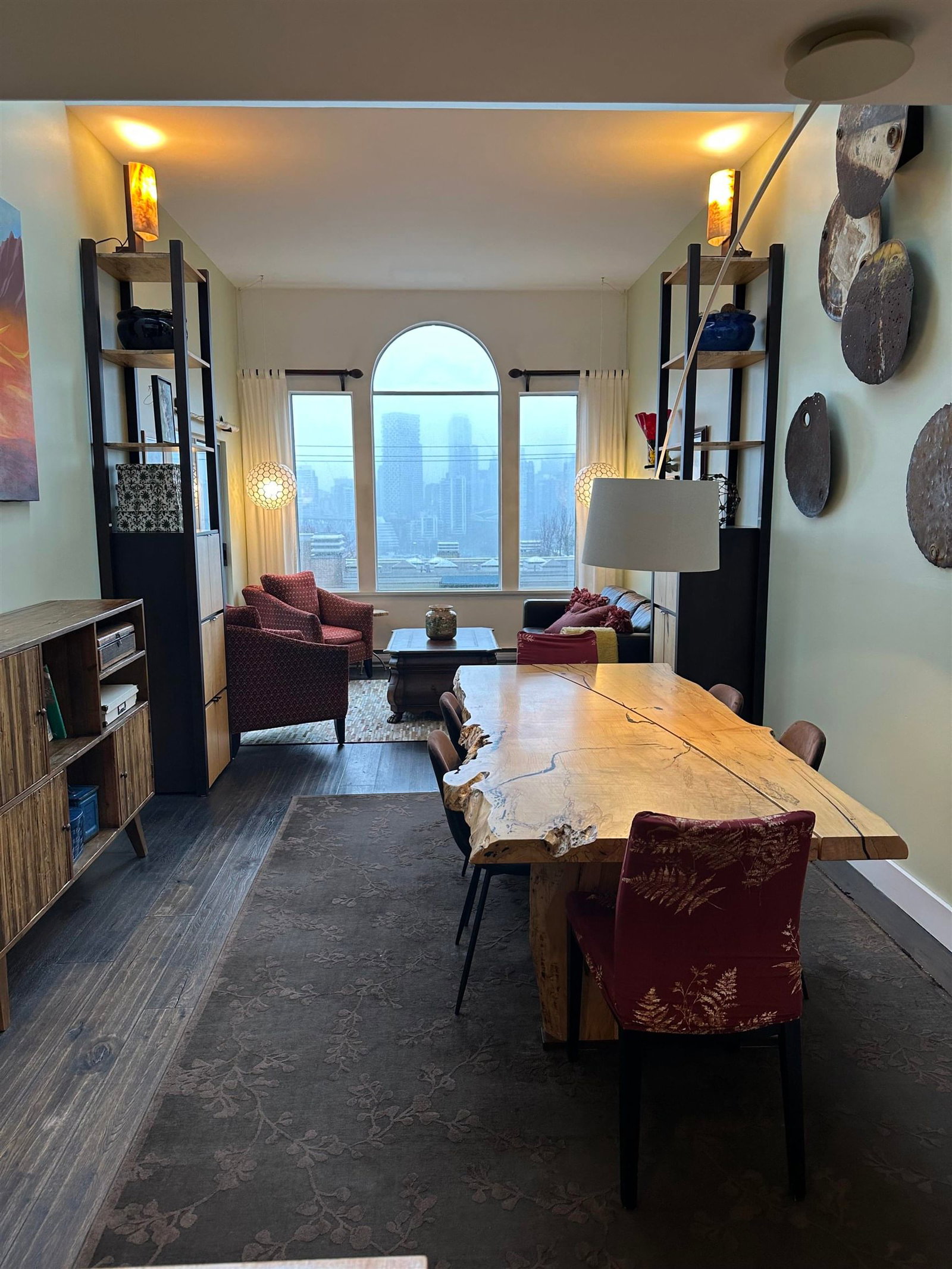 Listing Image 11